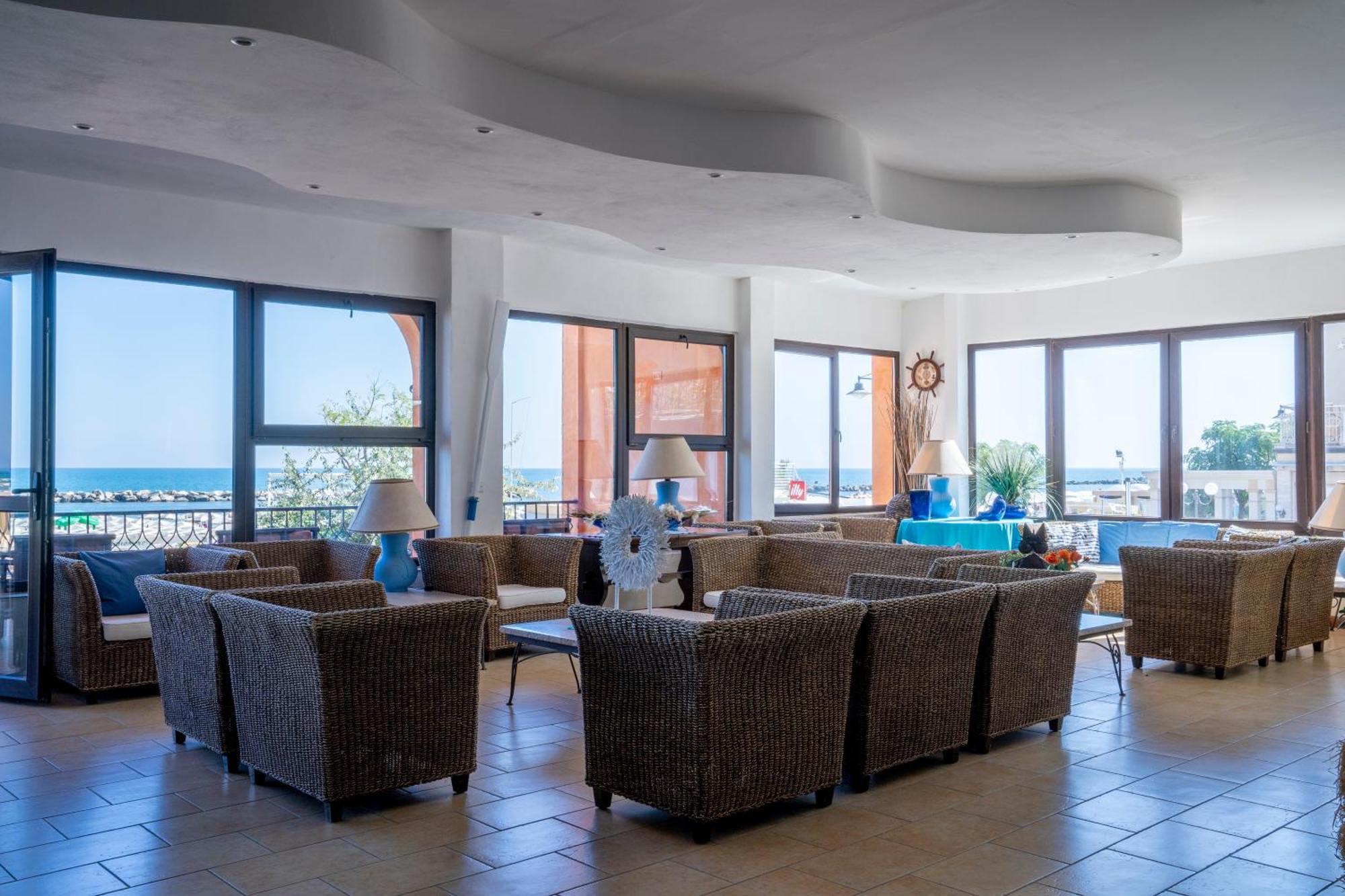 Hotel Giorgetti Orange بيلاريا-إيجيا مارينا المظهر الخارجي الصورة