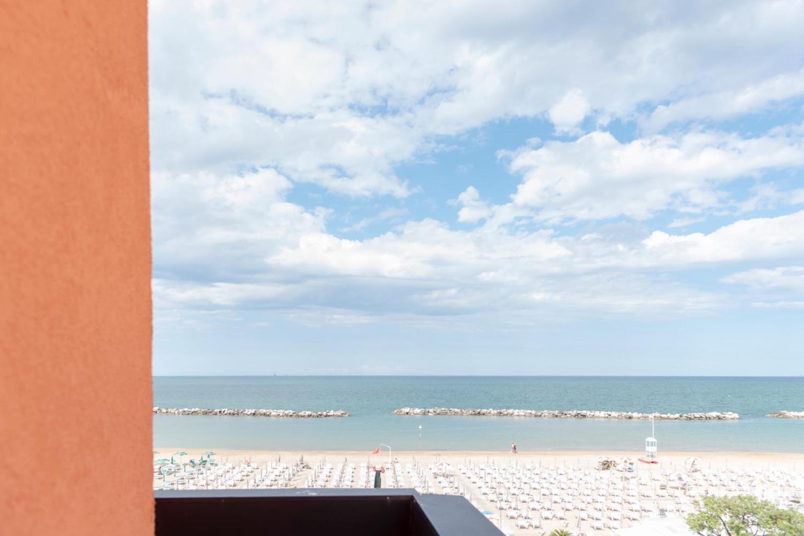 Hotel Giorgetti Orange بيلاريا-إيجيا مارينا المظهر الخارجي الصورة